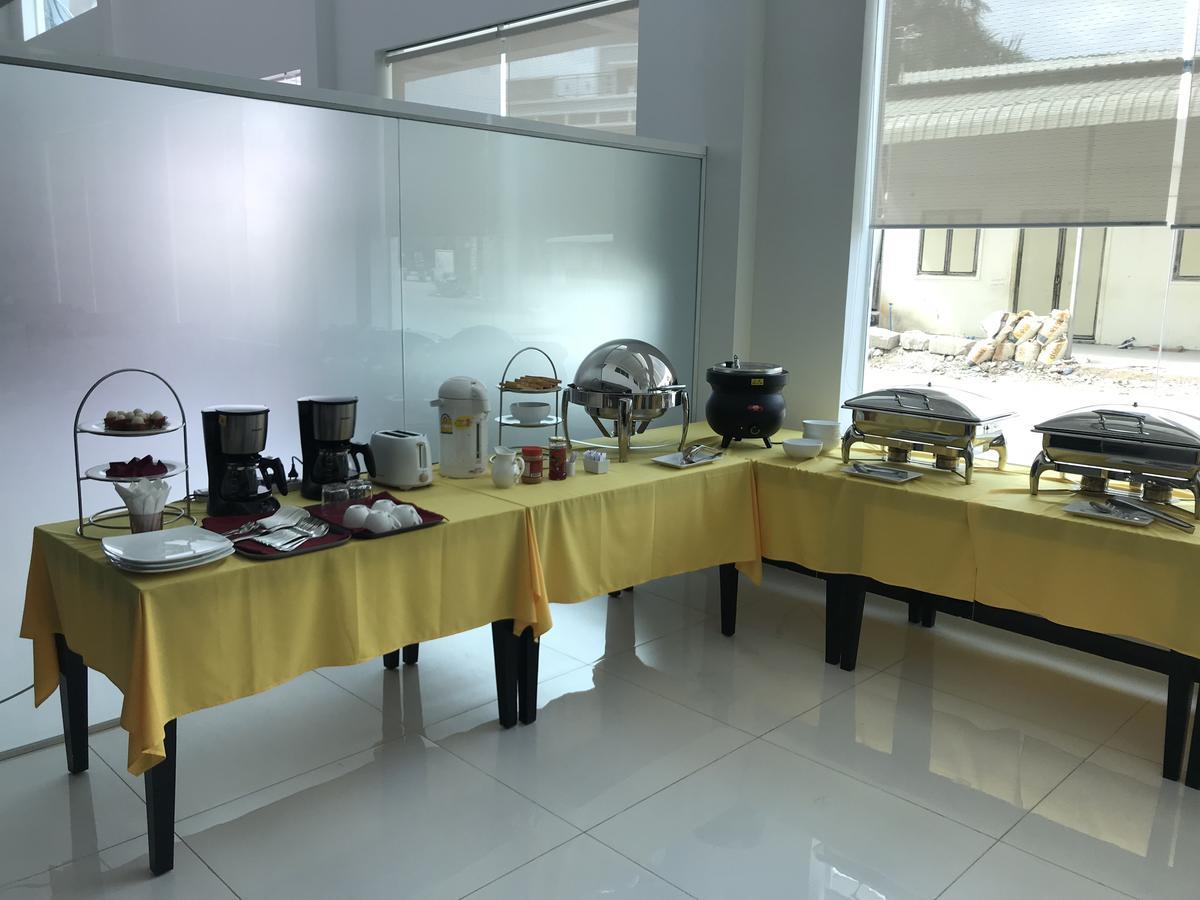 Apple Hotel Two - Near Phnom Penh Airport ภายนอก รูปภาพ