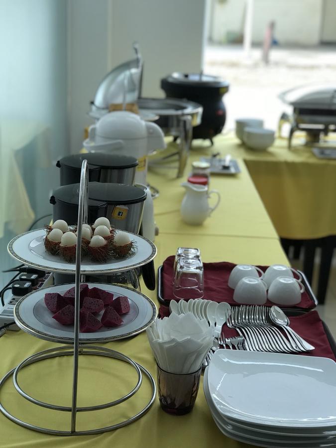 Apple Hotel Two - Near Phnom Penh Airport ภายนอก รูปภาพ