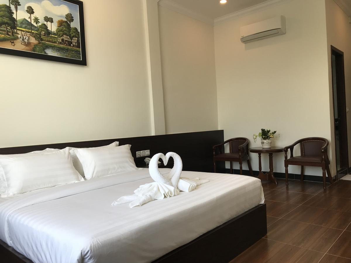Apple Hotel Two - Near Phnom Penh Airport ภายนอก รูปภาพ