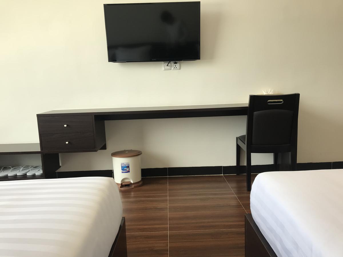 Apple Hotel Two - Near Phnom Penh Airport ภายนอก รูปภาพ