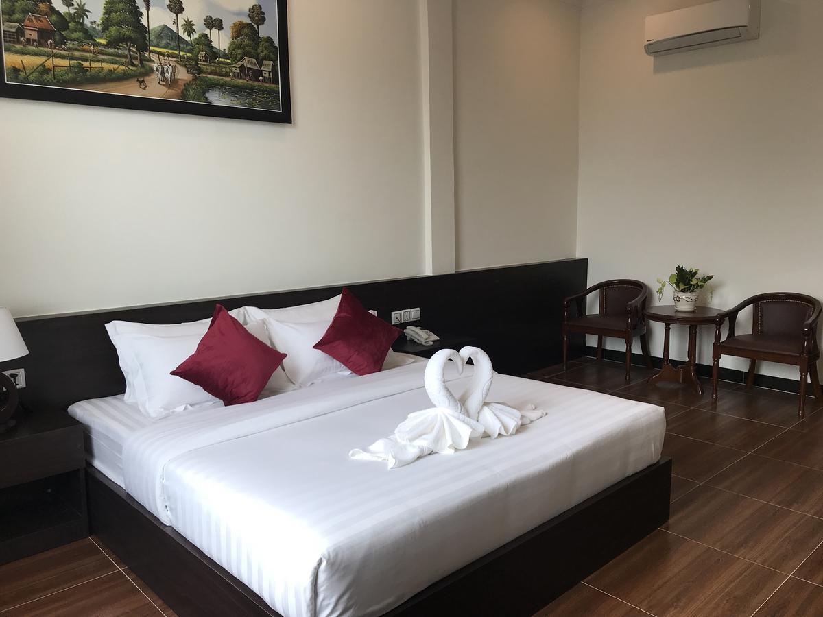 Apple Hotel Two - Near Phnom Penh Airport ภายนอก รูปภาพ