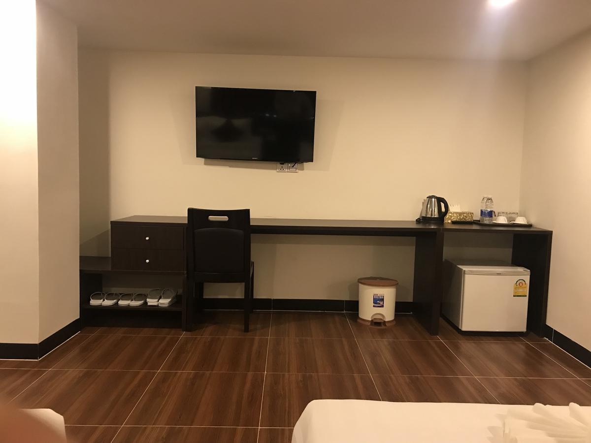 Apple Hotel Two - Near Phnom Penh Airport ภายนอก รูปภาพ