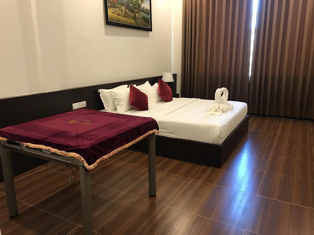 Apple Hotel Two - Near Phnom Penh Airport ภายนอก รูปภาพ