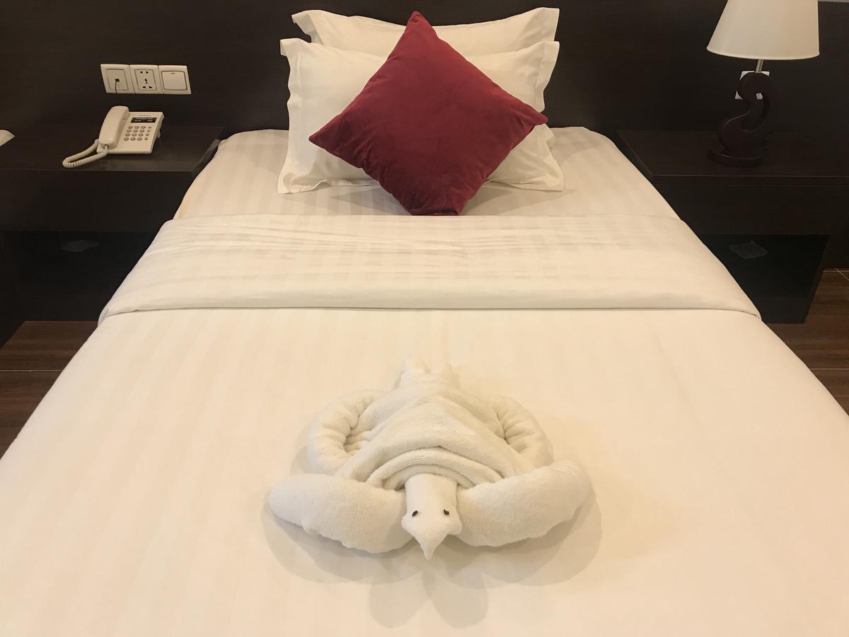 Apple Hotel Two - Near Phnom Penh Airport ภายนอก รูปภาพ